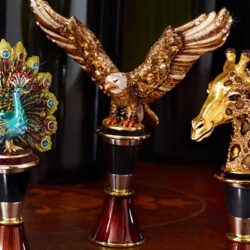 Nathaniel Eagle Wine Stopper & Stand - Natural