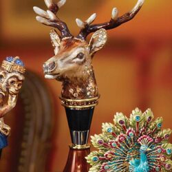Owen Stag Head Wine Stopper & Stand - Natural