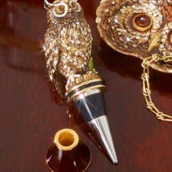 Hector Owl Wine Stopper & Stand - Natural